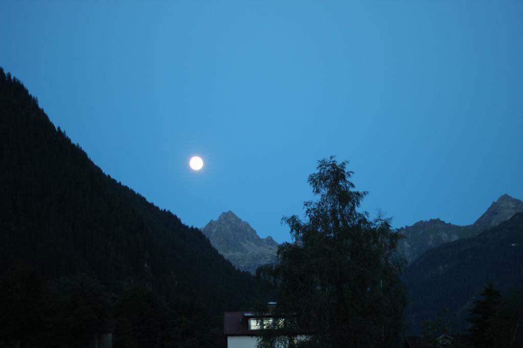 Appartement Bergzeit Gaschurn Bagian luar foto